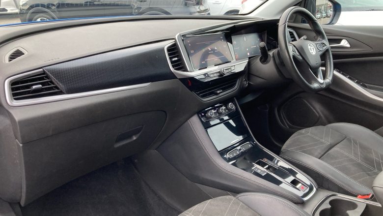 Vauxhall Grandland 1.5 Turbo D Ultimate 5dr Auto Diesel Hatchback